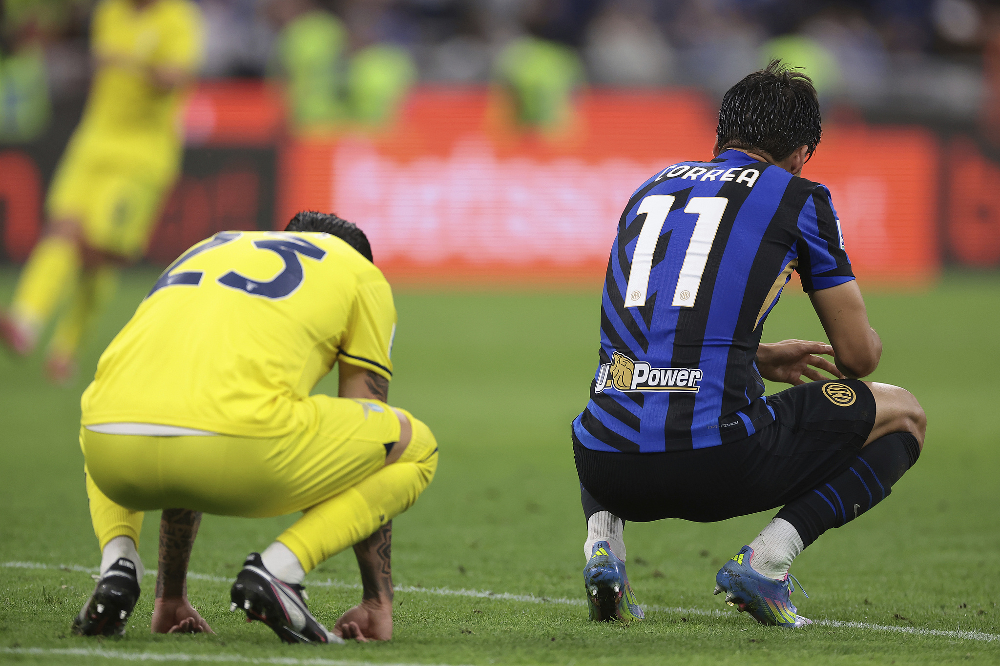 包含那不勒斯发布备战花絮；转会期遗憾出局；德甲任务艰巨；训练强度明显提升的词条网站