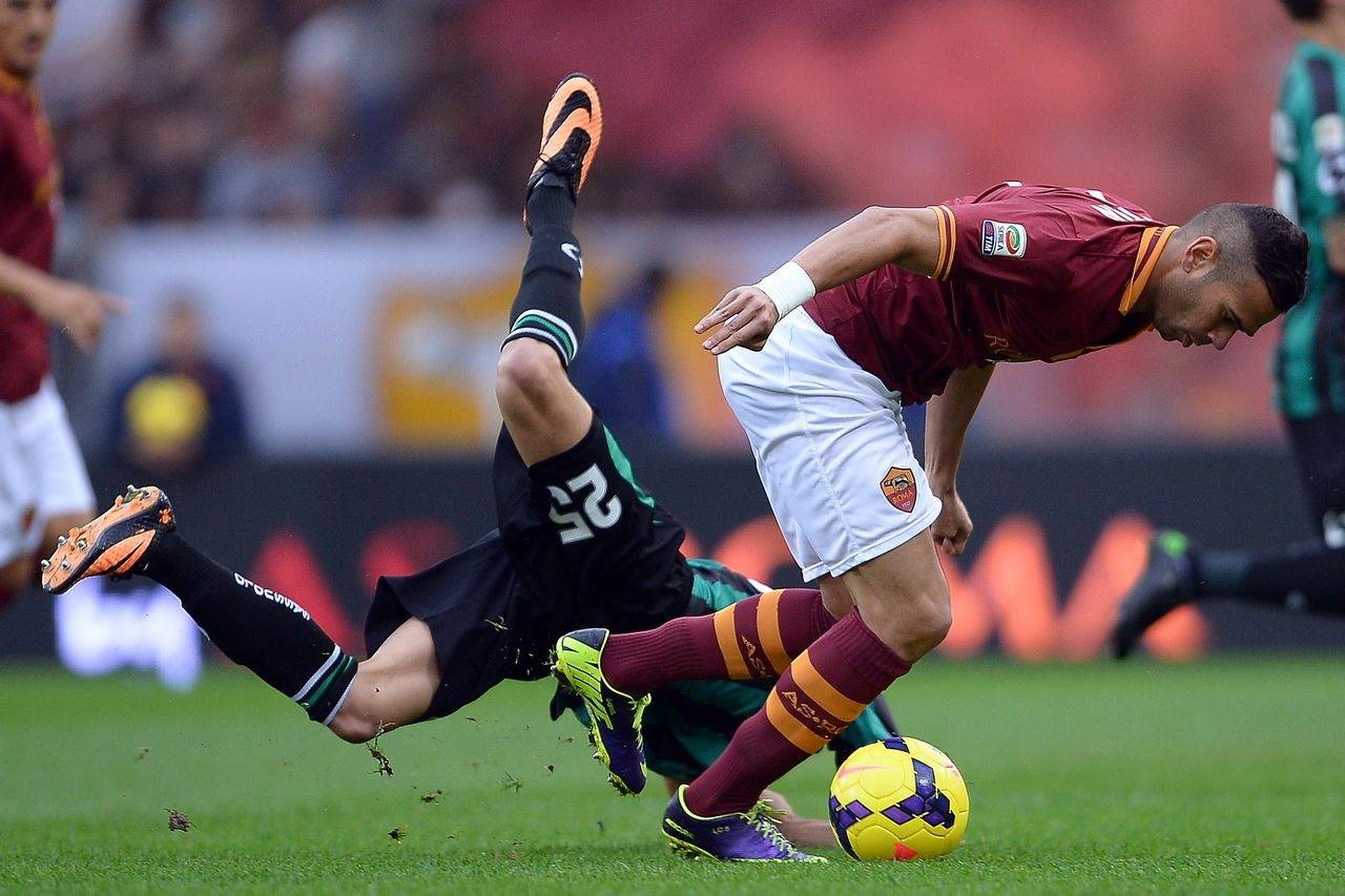 今晚里昂调整名单以备欧超杯，状态回暖环节打磨，压力陡增，球队文化再被提及的简单介绍九游