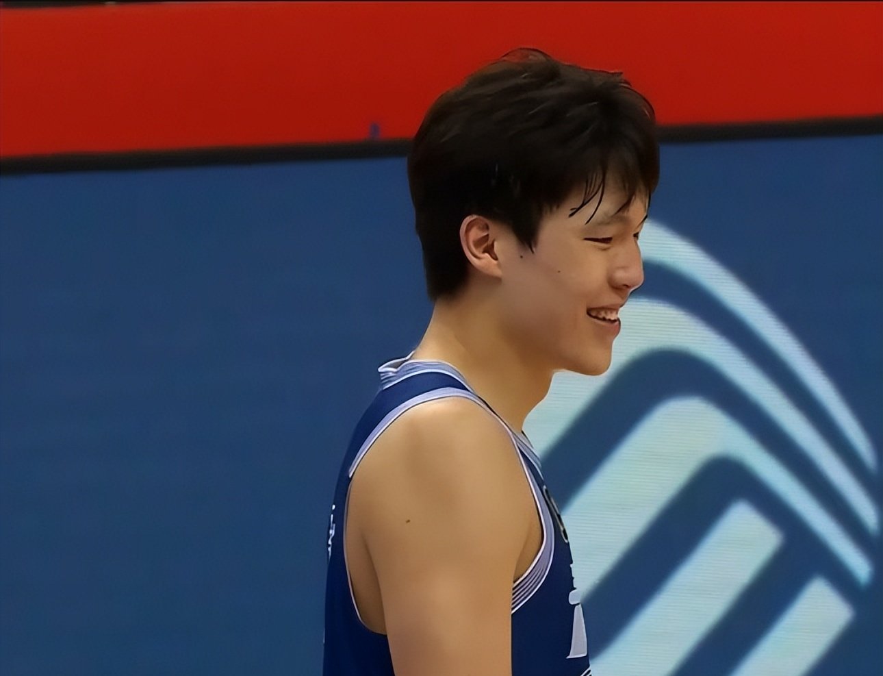 关于赛后阿斯顿维拉备战亚冠广厦男篮外线爆发备战欧联，北京首钢围绕荷甲队长鼓劲看傻球迷的信息官方